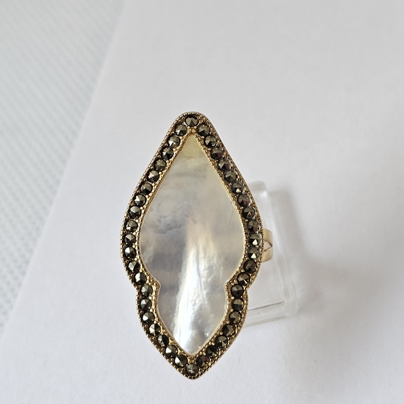 Vintage Style Mother of Pearl with Marcasites Ring 18k/925 Size 7! - Picture 9 of 14